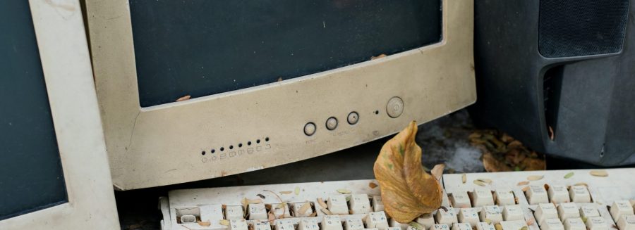 An old computer that benefits from recycling e-waste